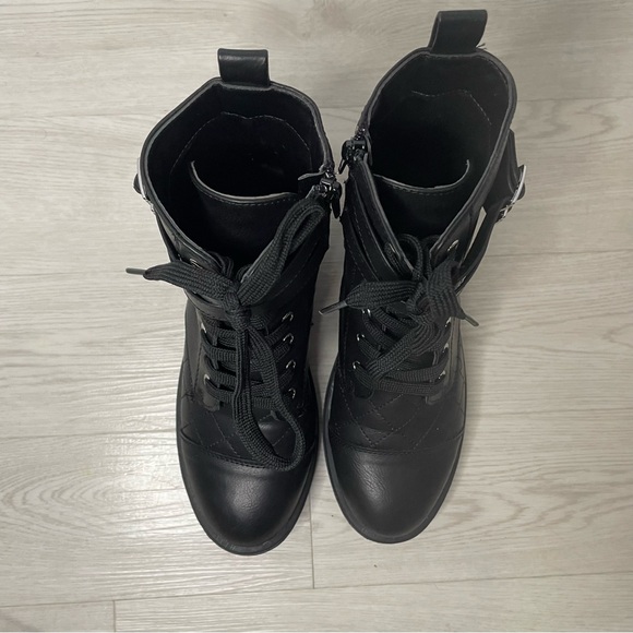 Xoxo Women’s Black Combat Boots Size 5 Faux Leather Side Zip Lace Up Buckle EUC - Picture 7 of 8